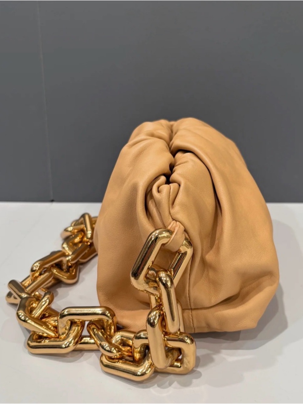 Bottega Veneta Tan Shoulder Bag with Gold Chain Strap - Picture 4 of 9